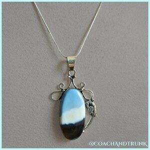 ARTISAN NATURAL BLUE OPAL PENDANT W/PARROT & STERLING CHAIN NEW NEVER WORN